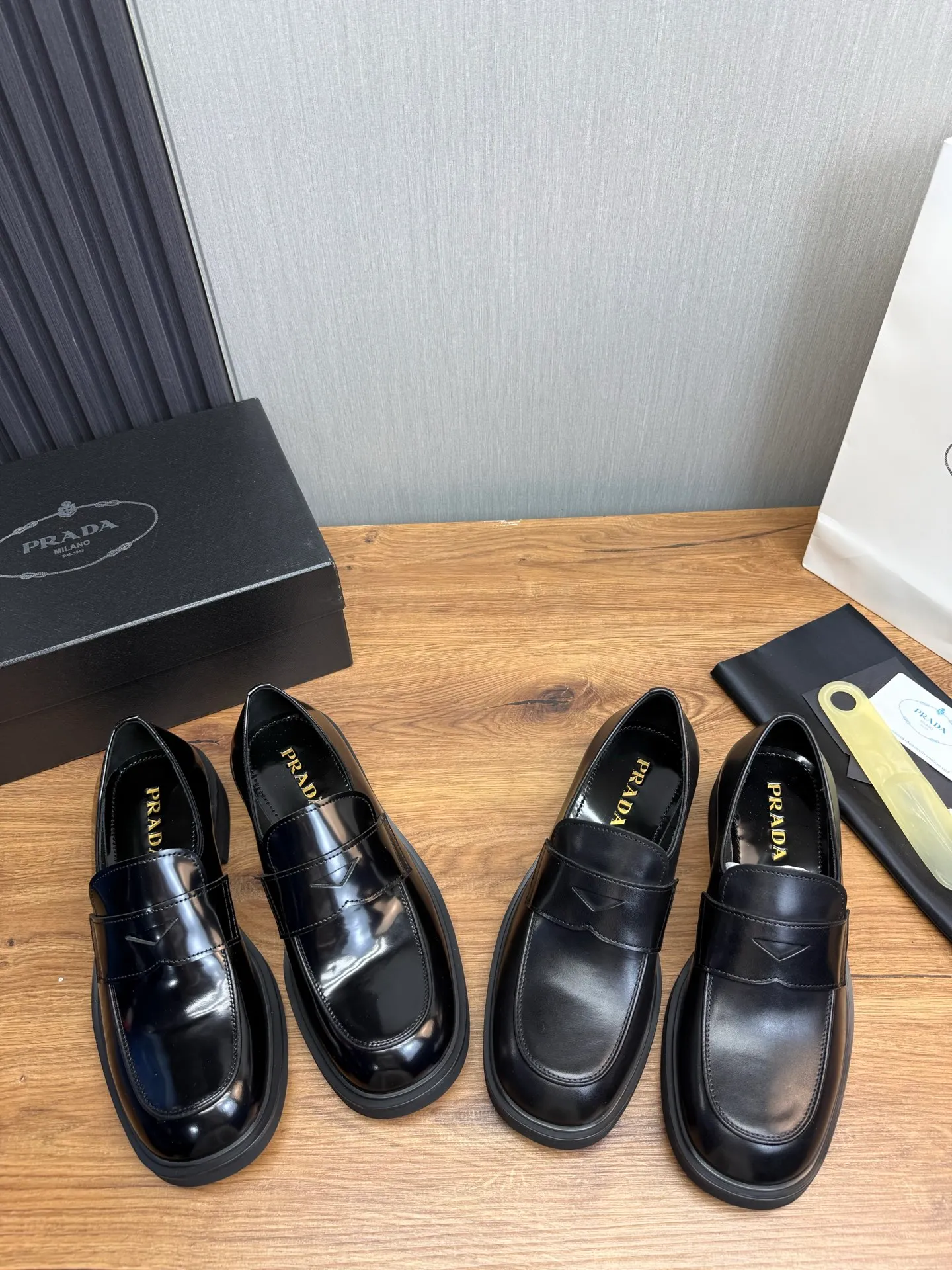 Men's shoes 💰840💰 [PRADA] New models synchronized with the official website, high-quality shipments ✔️Hot-sellers🔥 Original cowhide. Open edge beaded cowhide + cowhide lining, 1🆚1 replica, original lightweight foam outsole, 38-45 (men's 38.45 custom-made, non-refundable)